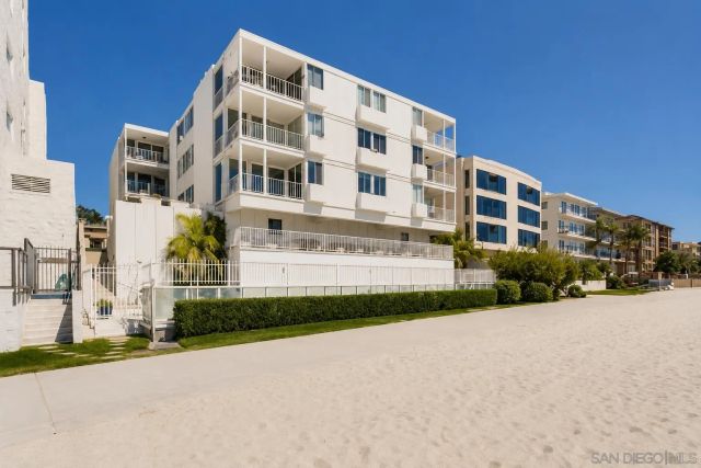 3850 RIVIERA DRIVE 3B, San Diego, CA 92109