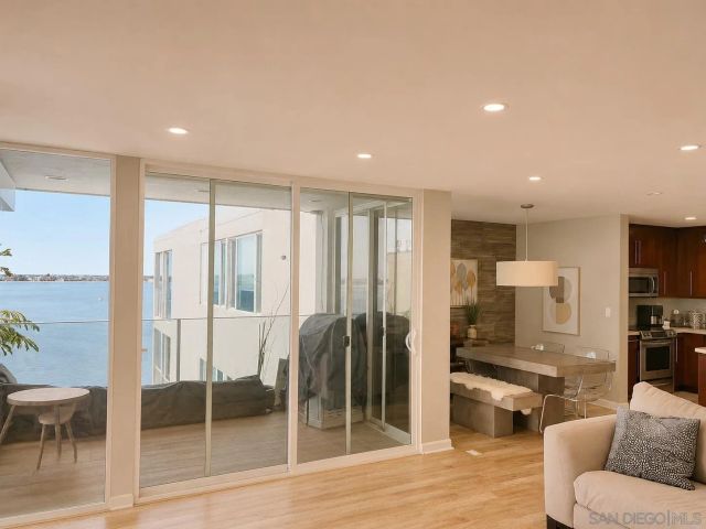 3850 RIVIERA DRIVE 3B, San Diego, CA 92109