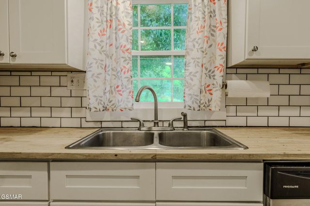 5202 Murphy Road, Knoxville, TN 37918