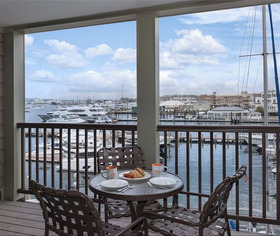 405 Thames Street 2B1, Newport, RI 02840