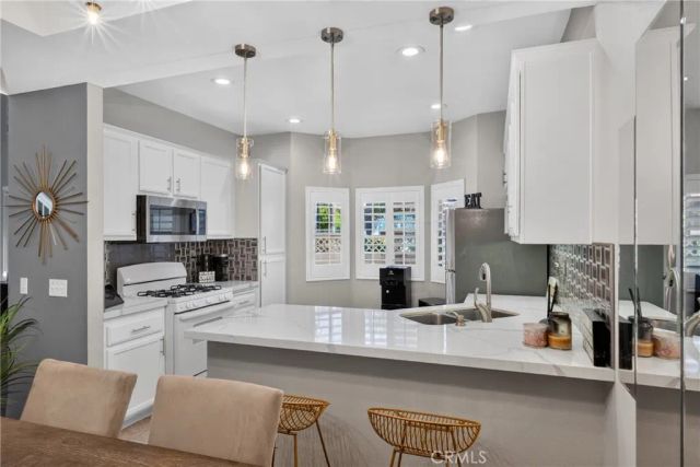 13036 Avenida Pescador, Riverside, CA 92503