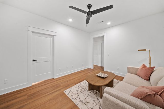 825 NW 14th Street, Bentonville, AR 72712