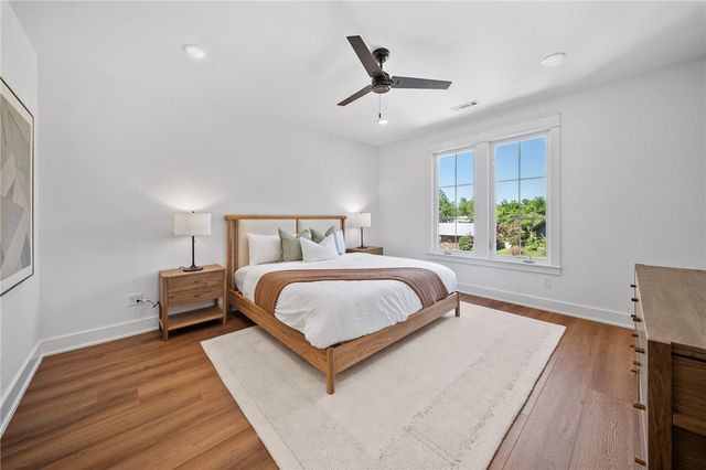 825 NW 14th Street, Bentonville, AR 72712