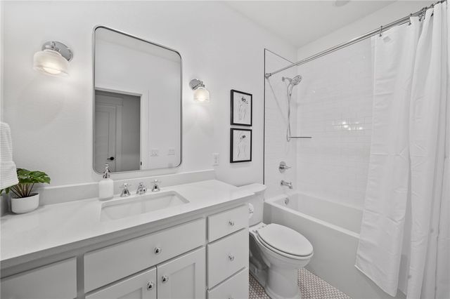 825 NW 14th Street, Bentonville, AR 72712