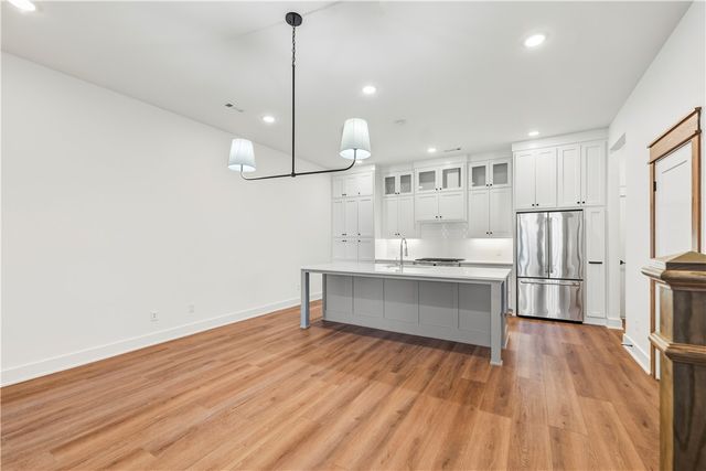 825 NW 14th Street, Bentonville, AR 72712