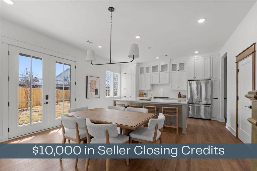 825 NW 14th Street, Bentonville, AR 72712