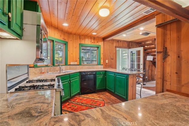 1652 Voorhees, Manhattan Beach, CA 90266