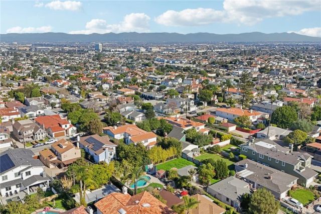 1652 Voorhees, Manhattan Beach, CA 90266