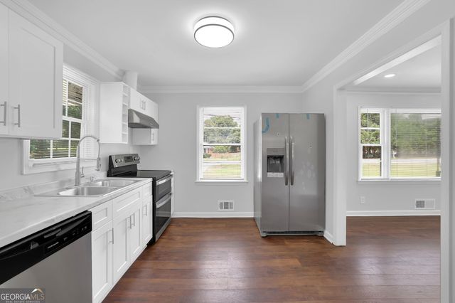 1655 Lucelle Avenue, Stone Mountain, GA 30087