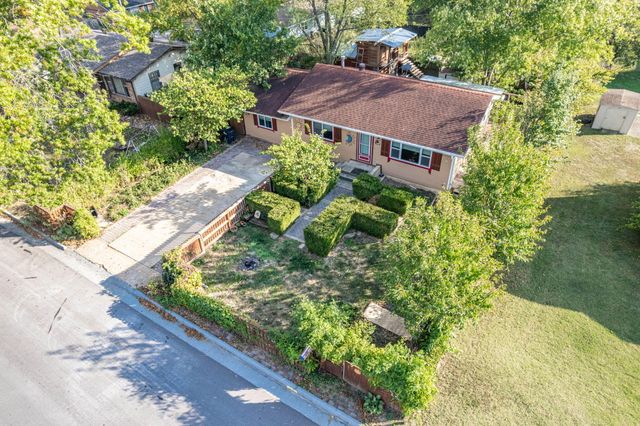 4104 LAMP LN, Columbia, MO 65202