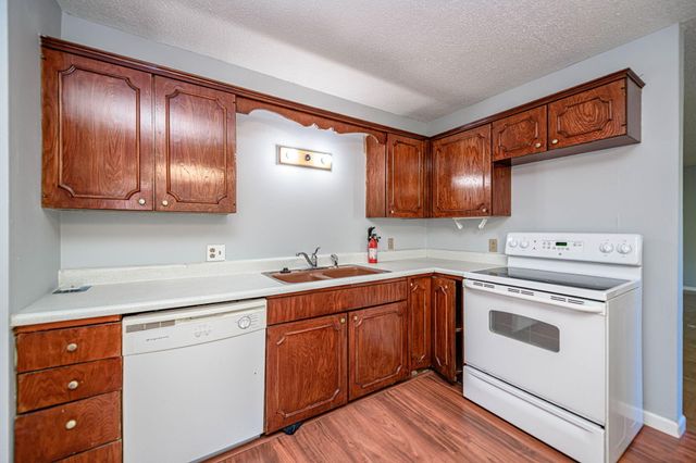 4104 LAMP LN, Columbia, MO 65202