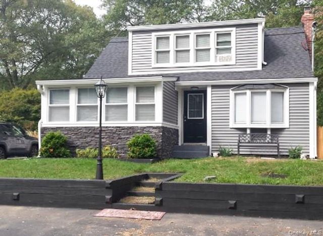 19 Belmont Road, Sound Beach, NY 11789