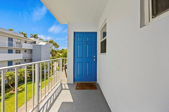 1820 New Palm Way 308, Boynton Beach, FL 33435