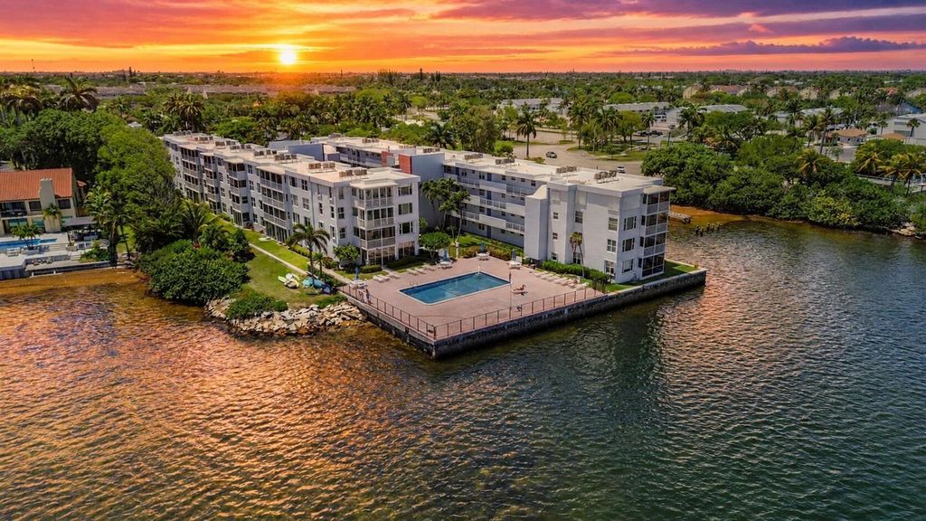 1820 New Palm Way 308, Boynton Beach, FL 33435