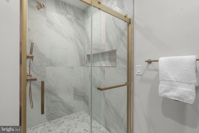 1100 S RIVER LANDING RD, Edgewater, MD 21037