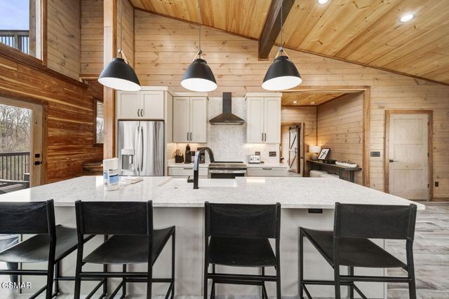 2459 Hawks Nest Way, Sevierville, TN 37862