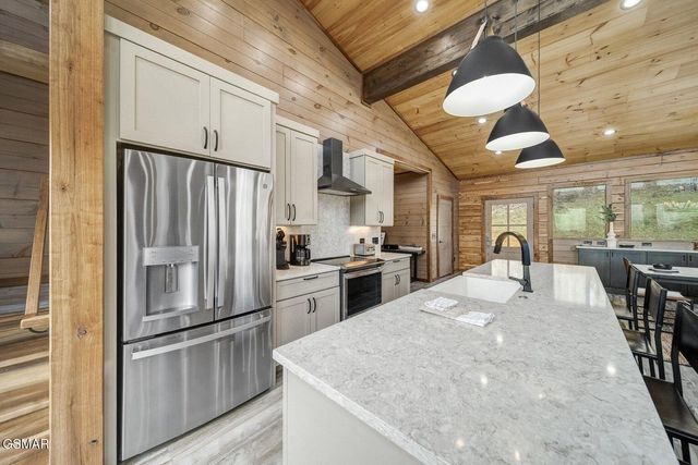 2459 Hawks Nest Way, Sevierville, TN 37862