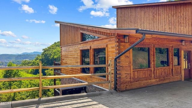 2459 Hawks Nest Way, Sevierville, TN 37862