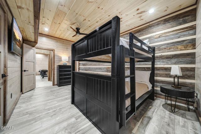 2459 Hawks Nest Way, Sevierville, TN 37862