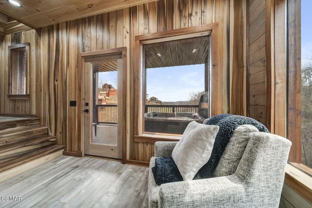 2459 Hawks Nest Way, Sevierville, TN 37862