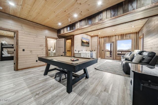 2459 Hawks Nest Way, Sevierville, TN 37862