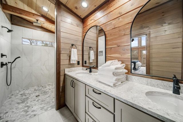 2459 Hawks Nest Way, Sevierville, TN 37862