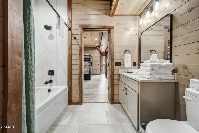 2459 Hawks Nest Way, Sevierville, TN 37862