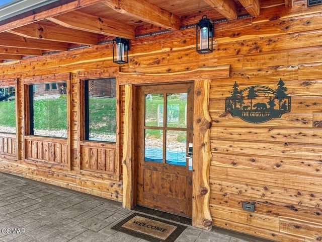 2459 Hawks Nest Way, Sevierville, TN 37862