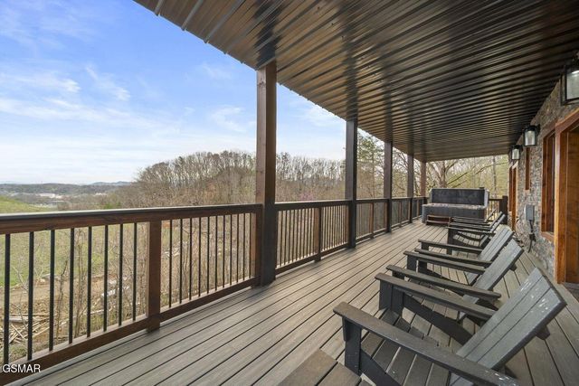 2459 Hawks Nest Way, Sevierville, TN 37862