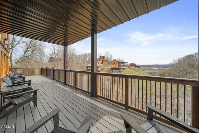 2459 Hawks Nest Way, Sevierville, TN 37862