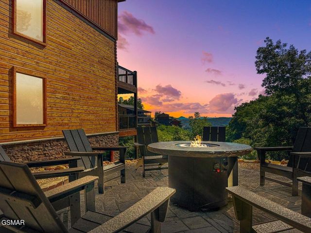 2459 Hawks Nest Way, Sevierville, TN 37862