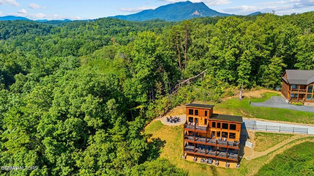 2459 Hawks Nest Way, Sevierville, TN 37862