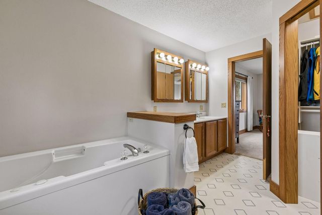 32115 Canada Avenue, Northfield, MN 55057