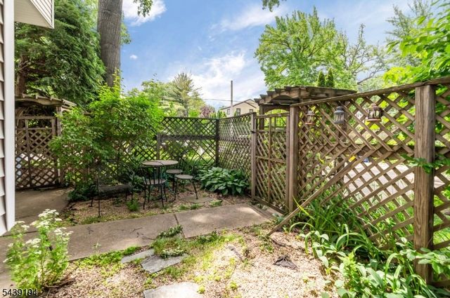 300 Van Buren Ave, Teaneck Twp., NJ 07666