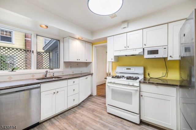 300 Van Buren Ave, Teaneck Twp., NJ 07666