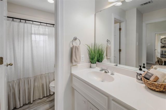 8419 Wildewood CIR, College Station, TX 77845