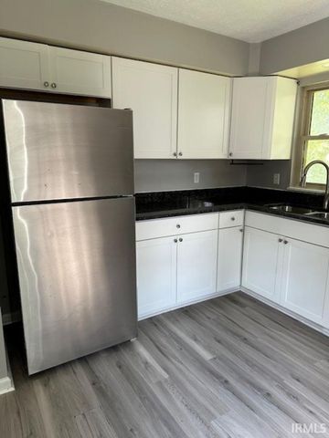 1326 N Woodburn Avenue, Bloomington, IN 47404