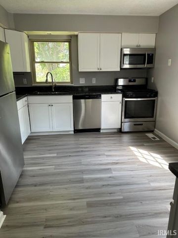 1326 N Woodburn Avenue, Bloomington, IN 47404