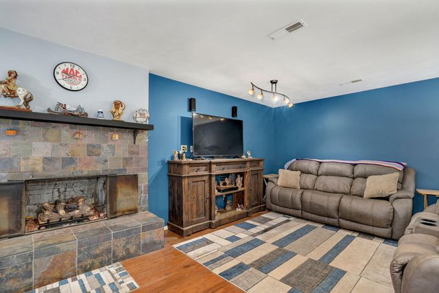 2240 W Alta Street, Springfield, MO 65810