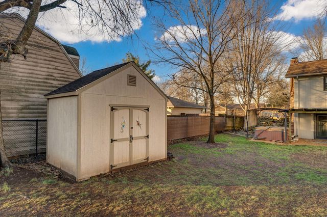 2240 W Alta Street, Springfield, MO 65810