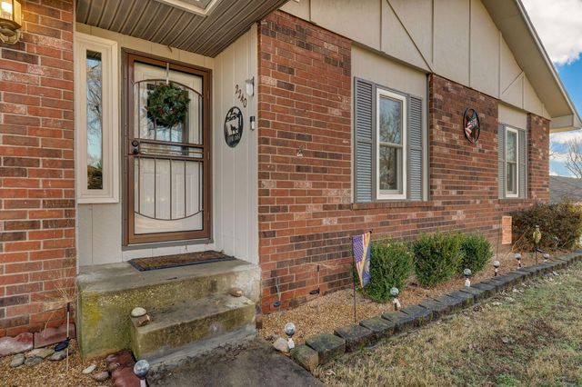 2240 W Alta Street, Springfield, MO 65810