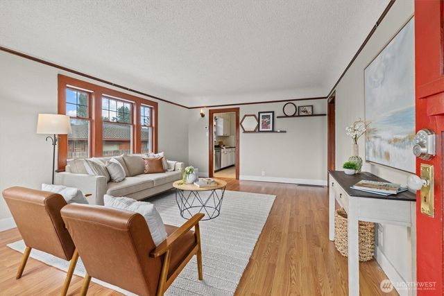 1211 N 3rd Street, Renton, WA 98057