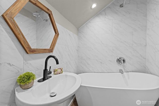 1211 N 3rd Street, Renton, WA 98057