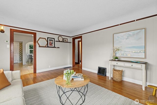 1211 N 3rd Street, Renton, WA 98057