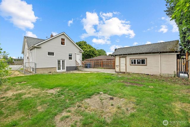 1211 N 3rd Street, Renton, WA 98057