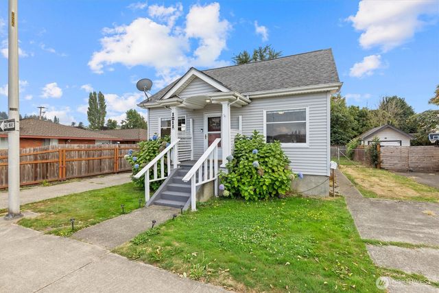 1211 N 3rd Street, Renton, WA 98057