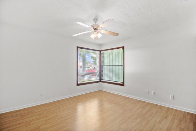 65 W Pinehill Trl W W, Tequesta, FL 33469