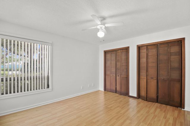 65 W Pinehill Trl W W, Tequesta, FL 33469