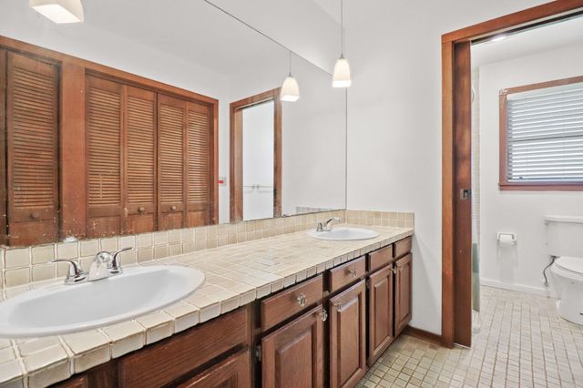 65 W Pinehill Trl W W, Tequesta, FL 33469