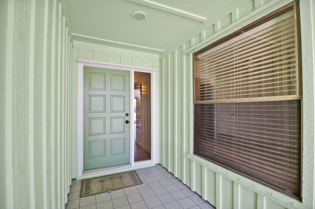 65 W Pinehill Trl W W, Tequesta, FL 33469